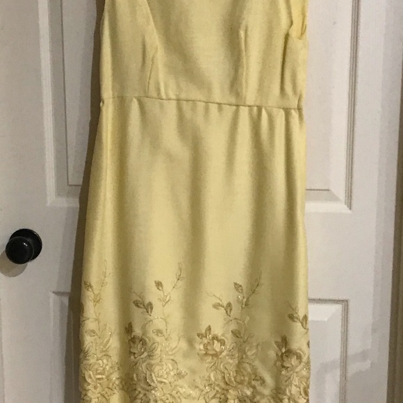 Luscious vintage light yellow embroidered dress - Picture 7 of 8